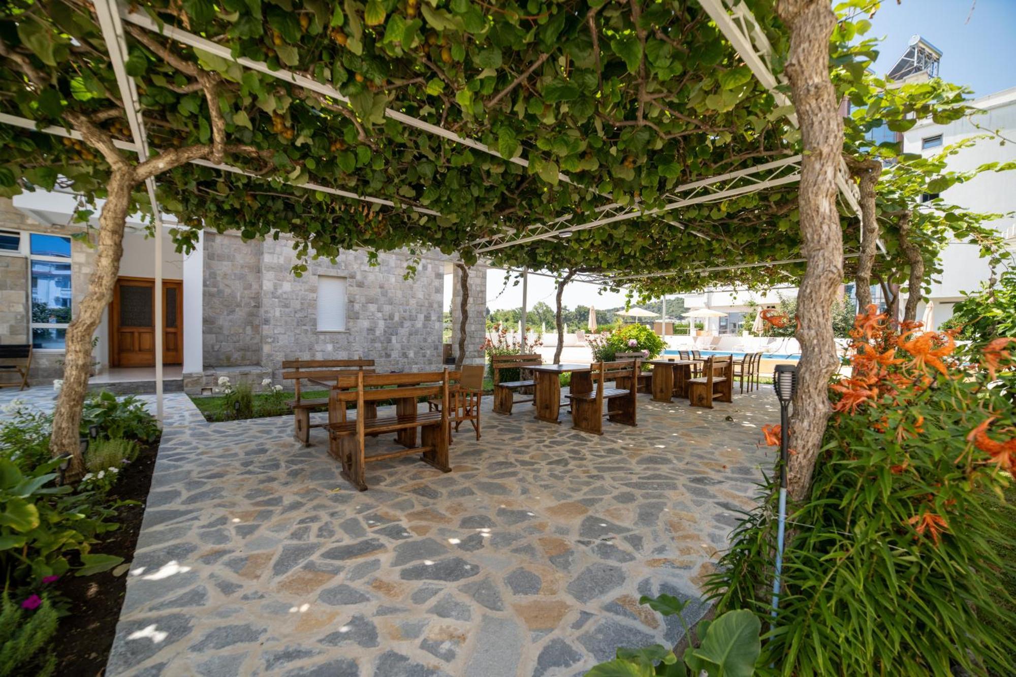 Villa Antonio Ulcinj Buitenkant foto